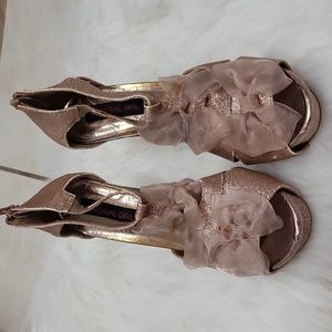 Brand New MATERIAL GIRL OPEN TOE GLITTER & SHEER BOW DETAIL PLATFORM HEELS-6.5